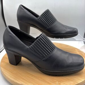 Clarks Bendables Womens Navy Pump 9M Pleated Elastic Vamp Comfort Heel